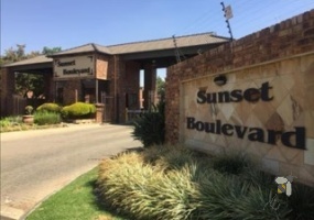Sonneveld Brakpan ground floor unit, 2 bedroom apartment Sonneveld, Brakpan investment property, sectional title Sonneveld, property for sale Brakpan, Chas Everitt Brakpan