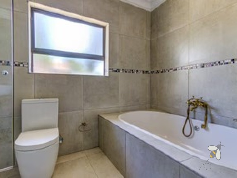 Sonneveld Estate Brakpan property, 7 bedroom house Brakpan, luxury family home Sonneveld, house with borehole Brakpan, Brakpan property with pool, Chas Everitt Brakpan