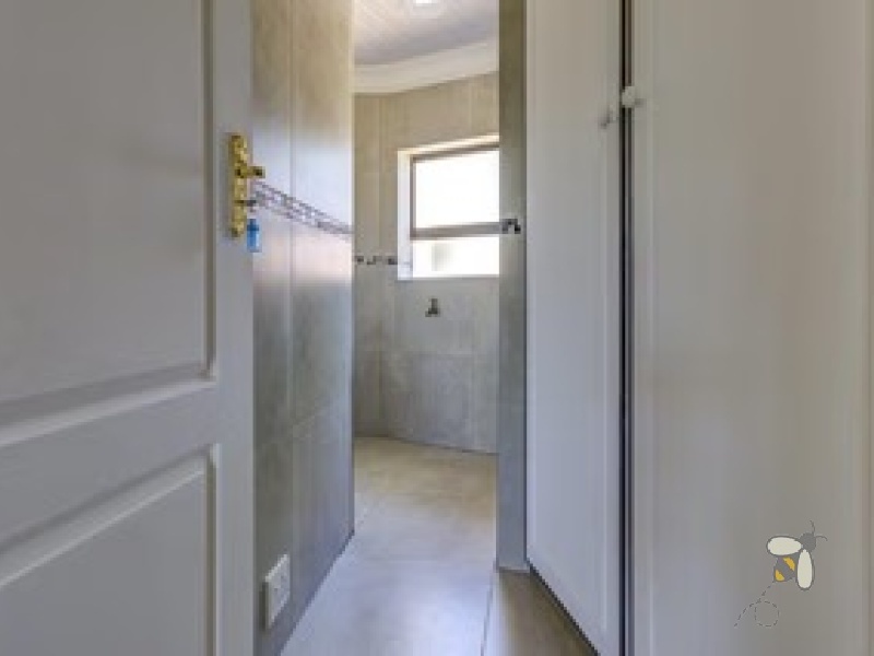 Sonneveld Estate Brakpan property, 7 bedroom house Brakpan, luxury family home Sonneveld, house with borehole Brakpan, Brakpan property with pool, Chas Everitt Brakpan