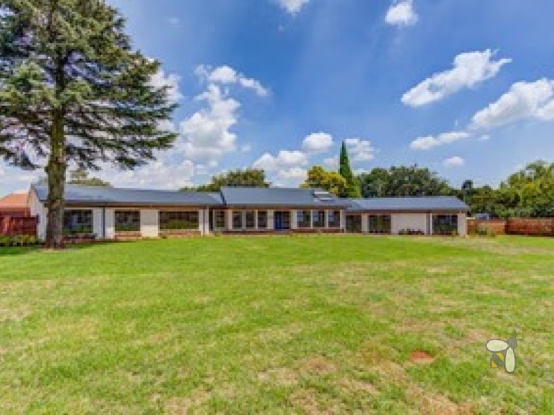 Sonneveld Estate Brakpan property, 7 bedroom house Brakpan, luxury family home Sonneveld, house with borehole Brakpan, Brakpan property with pool, Chas Everitt Brakpan