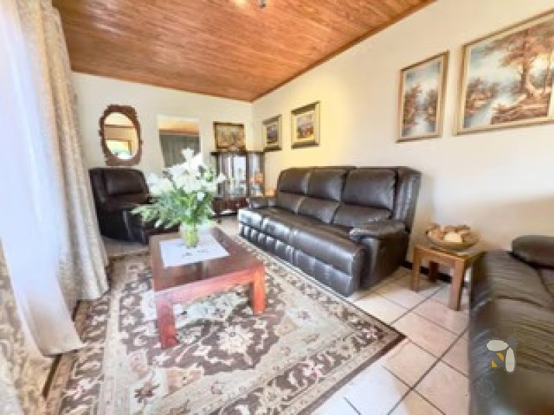 Minnebron Brakpan property, house with pool Brakpan, family home Brakpan for sale, investment property Brakpan, Chas Everitt Brakpan, Minnebron house for sale