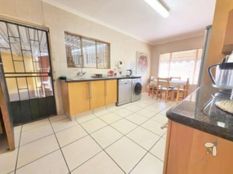 Minnebron Brakpan property, house with pool Brakpan, family home Brakpan for sale, investment property Brakpan, Chas Everitt Brakpan, Minnebron house for sale
