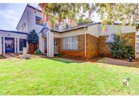 Dalpark Brakpan property, family home Dalpark for sale, house with 6 garages Brakpan, Brakpan real estate, Chas Everitt Brakpan, Dalpark houses