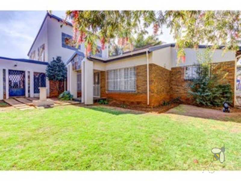 Dalpark Brakpan property, family home Dalpark for sale, house with 6 garages Brakpan, Brakpan real estate, Chas Everitt Brakpan, Dalpark houses