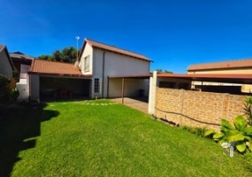 Sonneveld property for sale, 4-bedroom home Brakpan, full title freestanding house, Chas Everitt Brakpan, Brakpan real estate