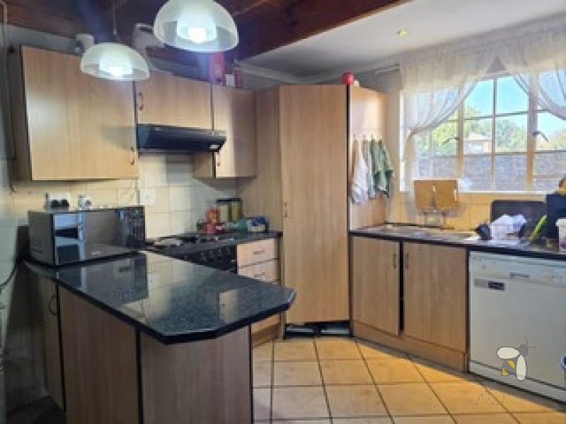 Sonneveld property for sale, 4-bedroom home Brakpan, full title freestanding house, Chas Everitt Brakpan, Brakpan real estate