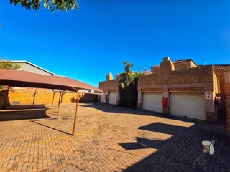 Kenleaf property for sale, 2-bedroom townhouse Brakpan, ground floor townhouse, Chas Everitt Brakpan, Brakpan real estate