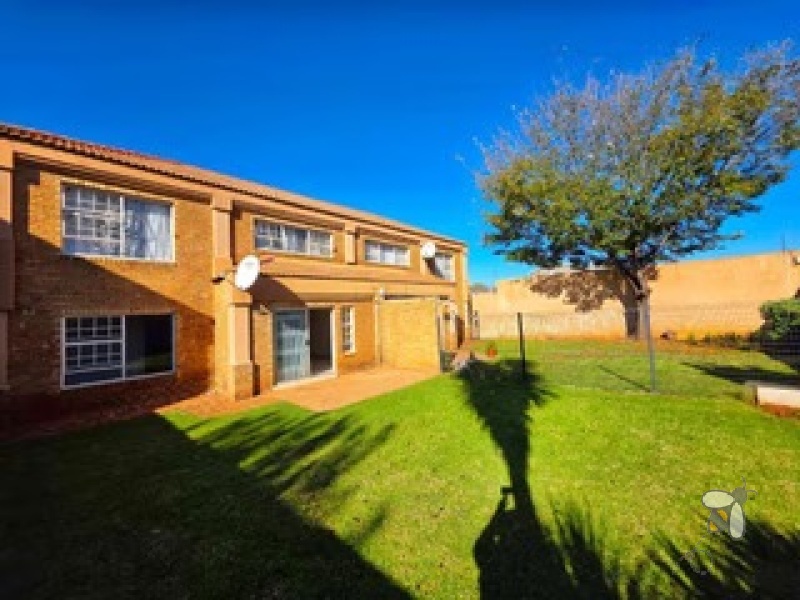 Kenleaf property for sale, 2-bedroom townhouse Brakpan, ground floor townhouse, Chas Everitt Brakpan, Brakpan real estate