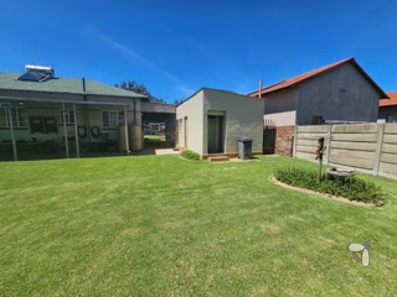 Dalview property for sale, 3-bedroom house Brakpan, family home Dalview, Chas Everitt Brakpan, secure family living