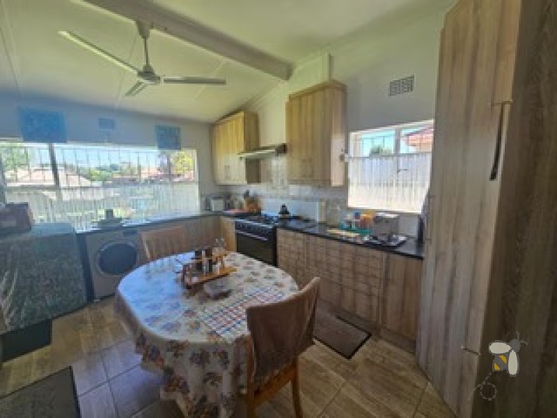Dalview property for sale, 3-bedroom house Brakpan, family home Dalview, Chas Everitt Brakpan, secure family living