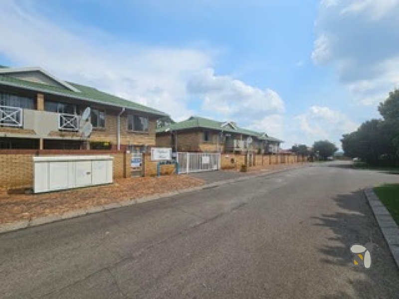Kenleaf property for sale, 2-bedroom unit Brakpan, ground floor apartment, Chas Everitt Brakpan, secure living Kenleaf