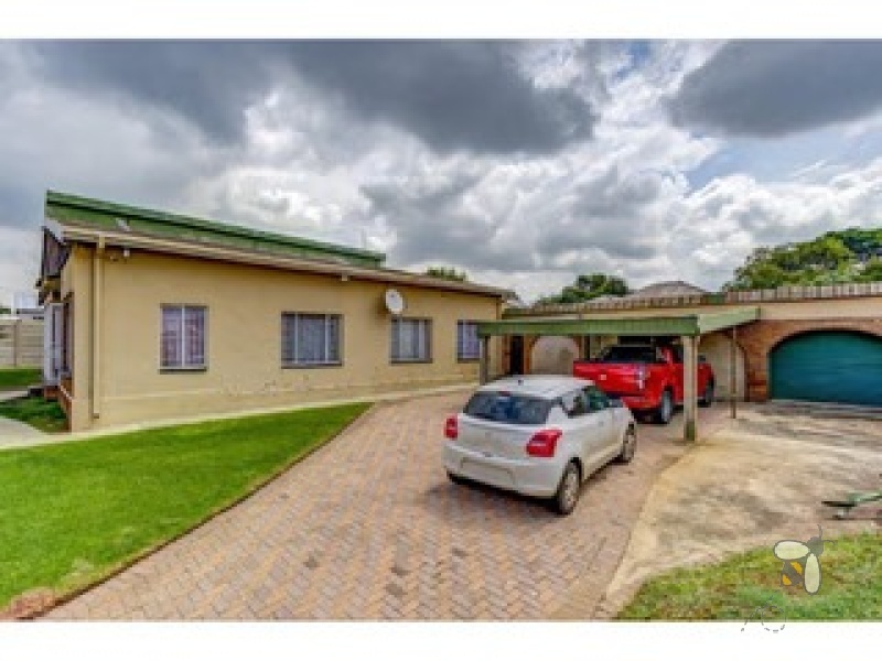Kenleaf property for sale, 2-bedroom unit Brakpan, ground floor apartment, Chas Everitt Brakpan, secure living Kenleaf