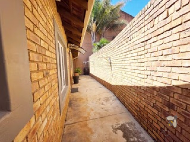 Brakpan Central property for sale, 2-bedroom cluster Brakpan, pet-friendly home, Chas Everitt Brakpan, lock-up-and-go home