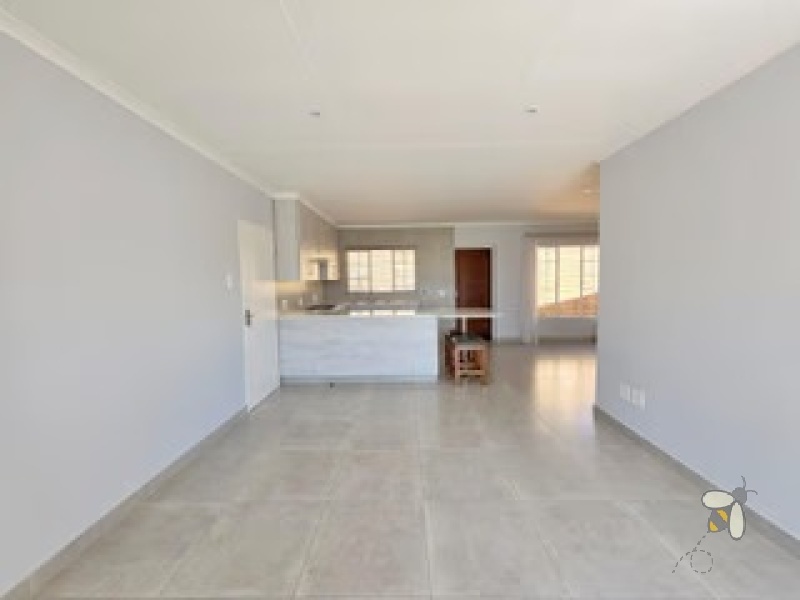Brakpan Central property for sale, 2-bedroom cluster Brakpan, pet-friendly home, Chas Everitt Brakpan, lock-up-and-go home