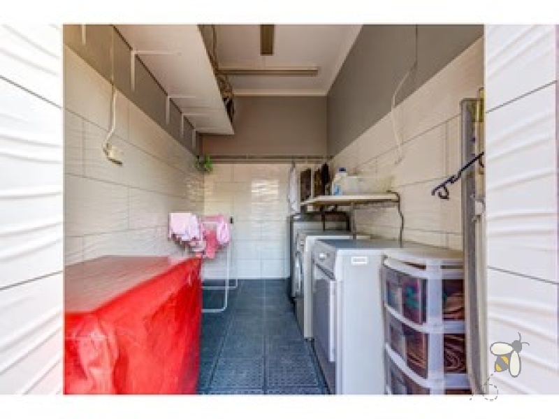 Old Sonneveld Estate Brakpan property for sale, 4-bedroom home Brakpan, facebrick house with pool, secure estate living, Chas Everitt Brakpan