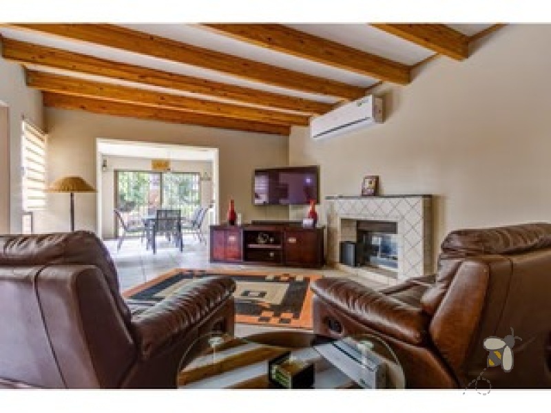 Old Sonneveld Estate Brakpan property for sale, 4-bedroom home Brakpan, facebrick house with pool, secure estate living, Chas Everitt Brakpan