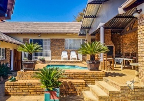 House for sale Centurion, The Reeds property, 8 bedroom house Pretoria, multi-family home Centurion, investment property Centurion, RE/MAX Infoglobe