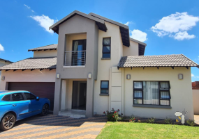 Roodeplaat house for sale, 4-bedroom home Pretoria, family home Roodeplaat, modern house Pretoria, RE/MAX Infoglobe property listings