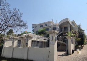 Bedfordview mansion for sale, luxury home Bedfordview, 4 bedroom house Bedfordview, triple-storey home, 360° views property Bedfordview, Pompa Realty Bedfordview